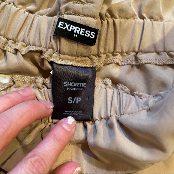 Express Shortie High Rise Paper Bag Shorts Size Small - Picture 5 of 5